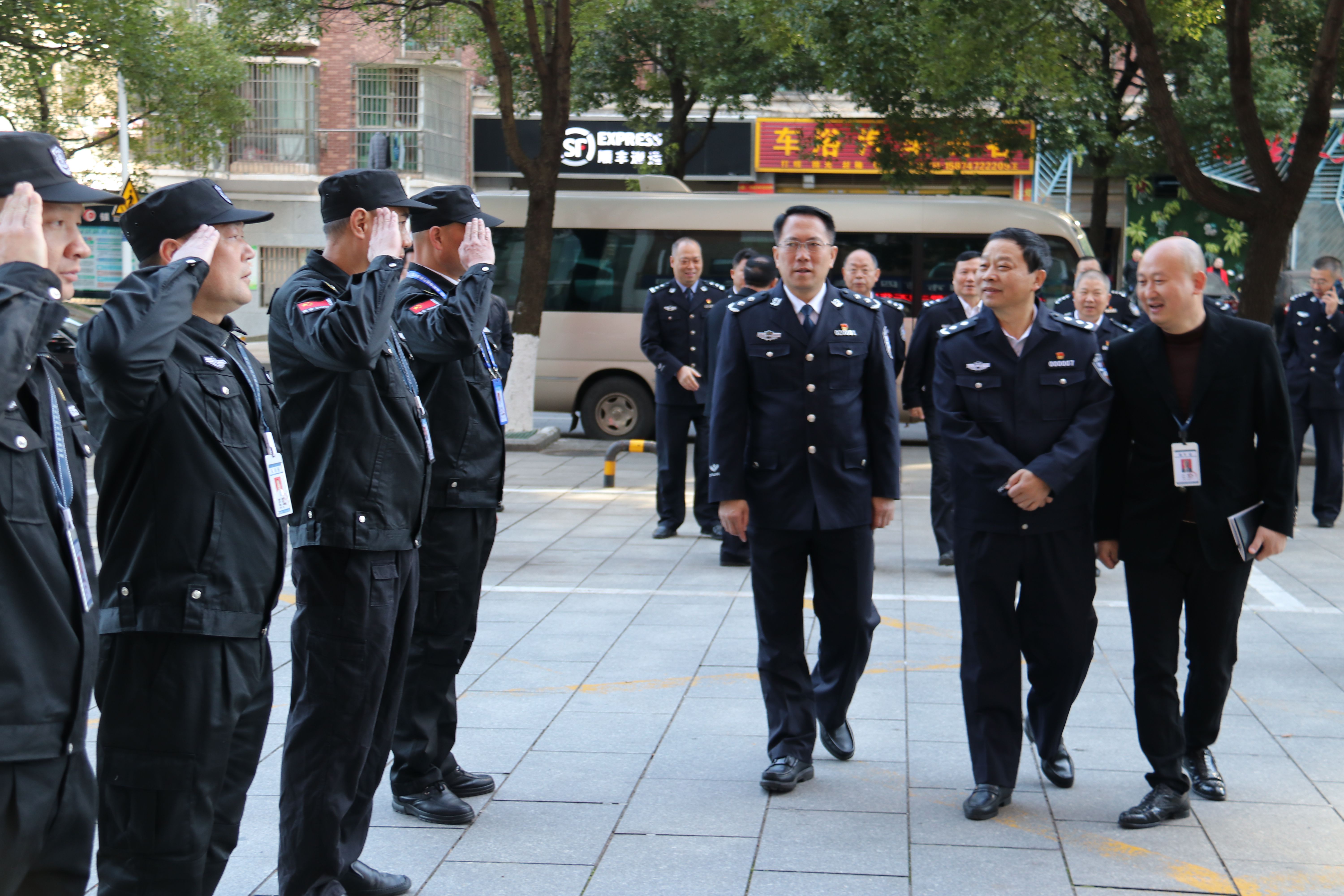 市人大常委会主任谭志桂赴市公安局调研道路交通安全管理立法和疫情防控工作